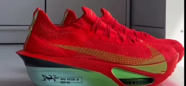 Nike Alphafly 3 vermelho